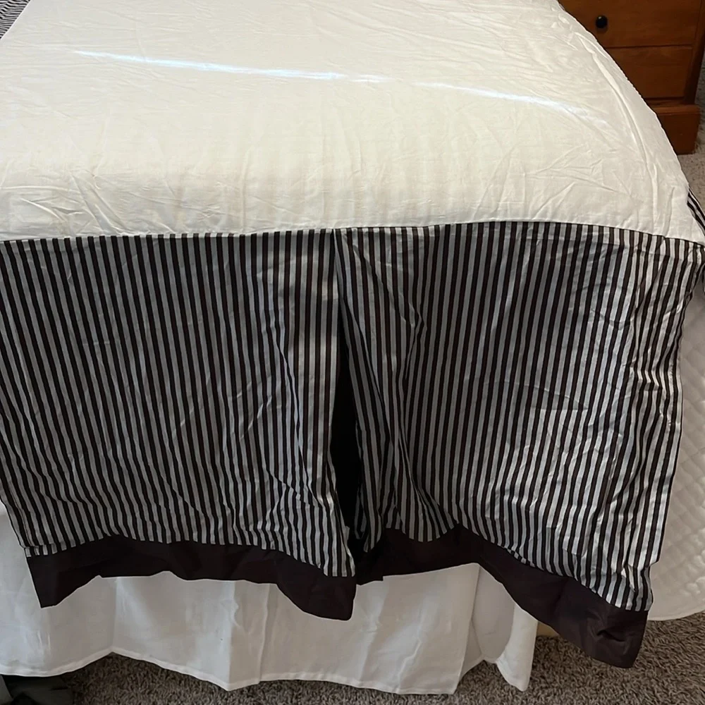 Pottery Barn Kids Playful Monkeys Crib or Toddler Bed Comforter & Bed Skirt